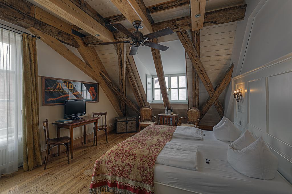 Hotel Orphee - Grosses Haus ريغنسبورغ المظهر الخارجي الصورة