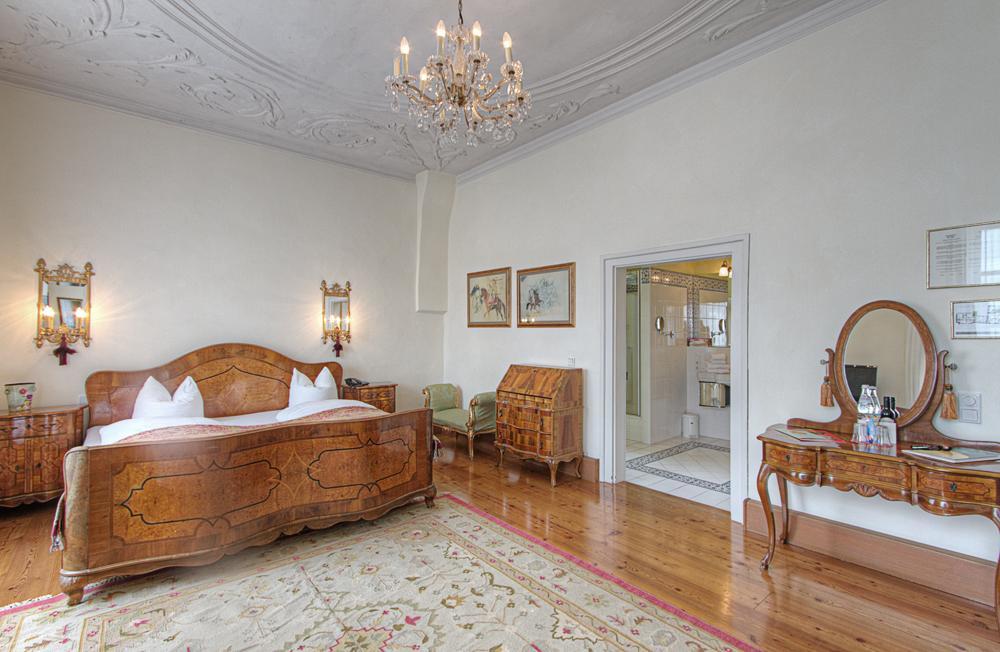 Hotel Orphee - Grosses Haus ريغنسبورغ المظهر الخارجي الصورة