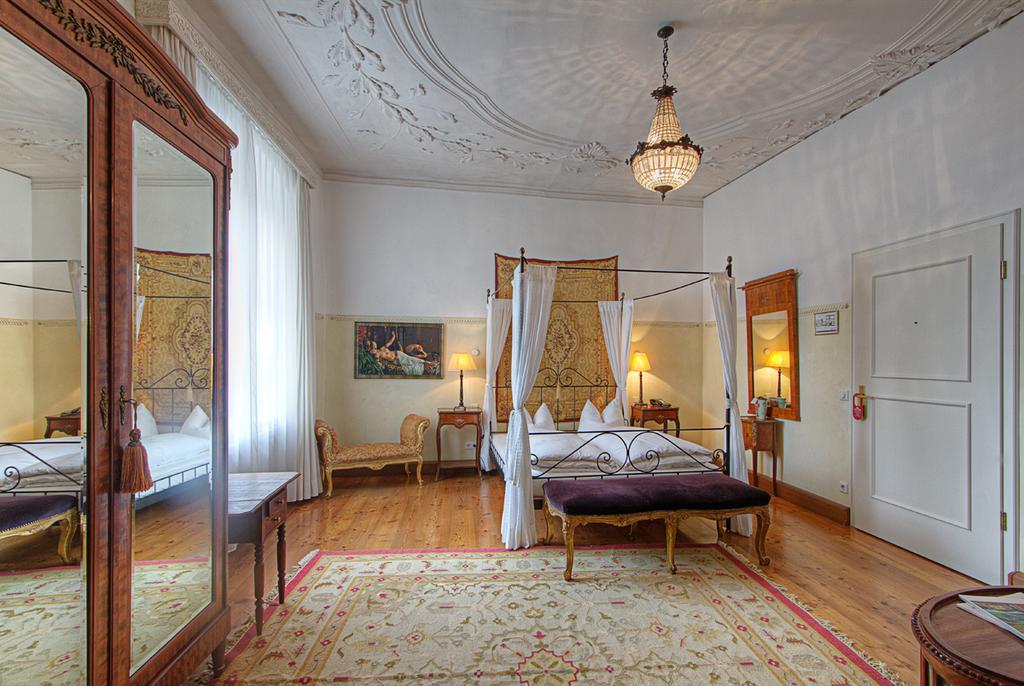 Hotel Orphee - Grosses Haus ريغنسبورغ المظهر الخارجي الصورة