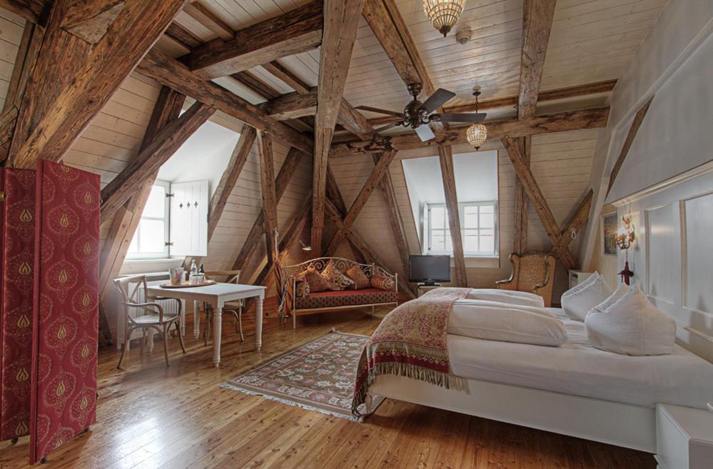 Hotel Orphee - Grosses Haus ريغنسبورغ الغرفة الصورة