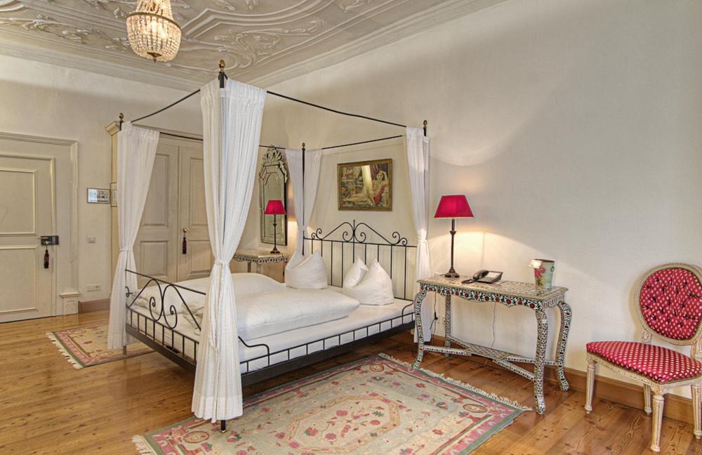 Hotel Orphee - Grosses Haus ريغنسبورغ المظهر الخارجي الصورة